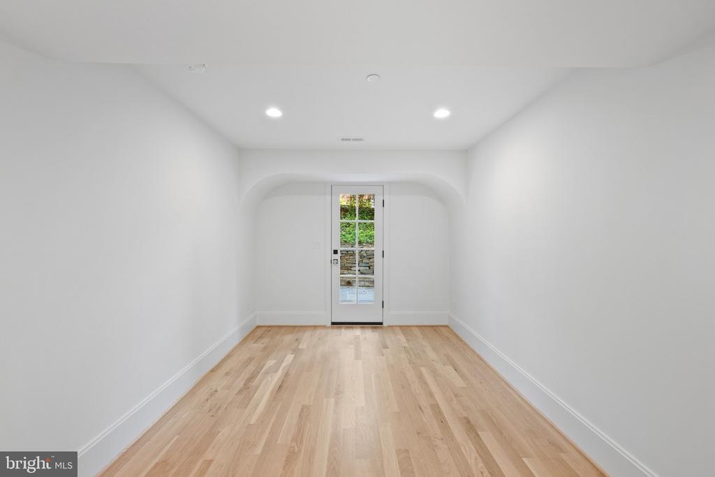 9622 PARKWOOD DRIVE