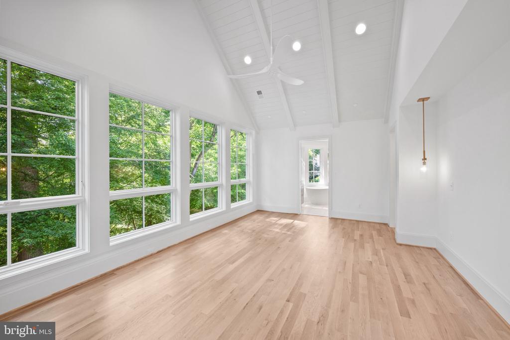 9622 PARKWOOD DRIVE