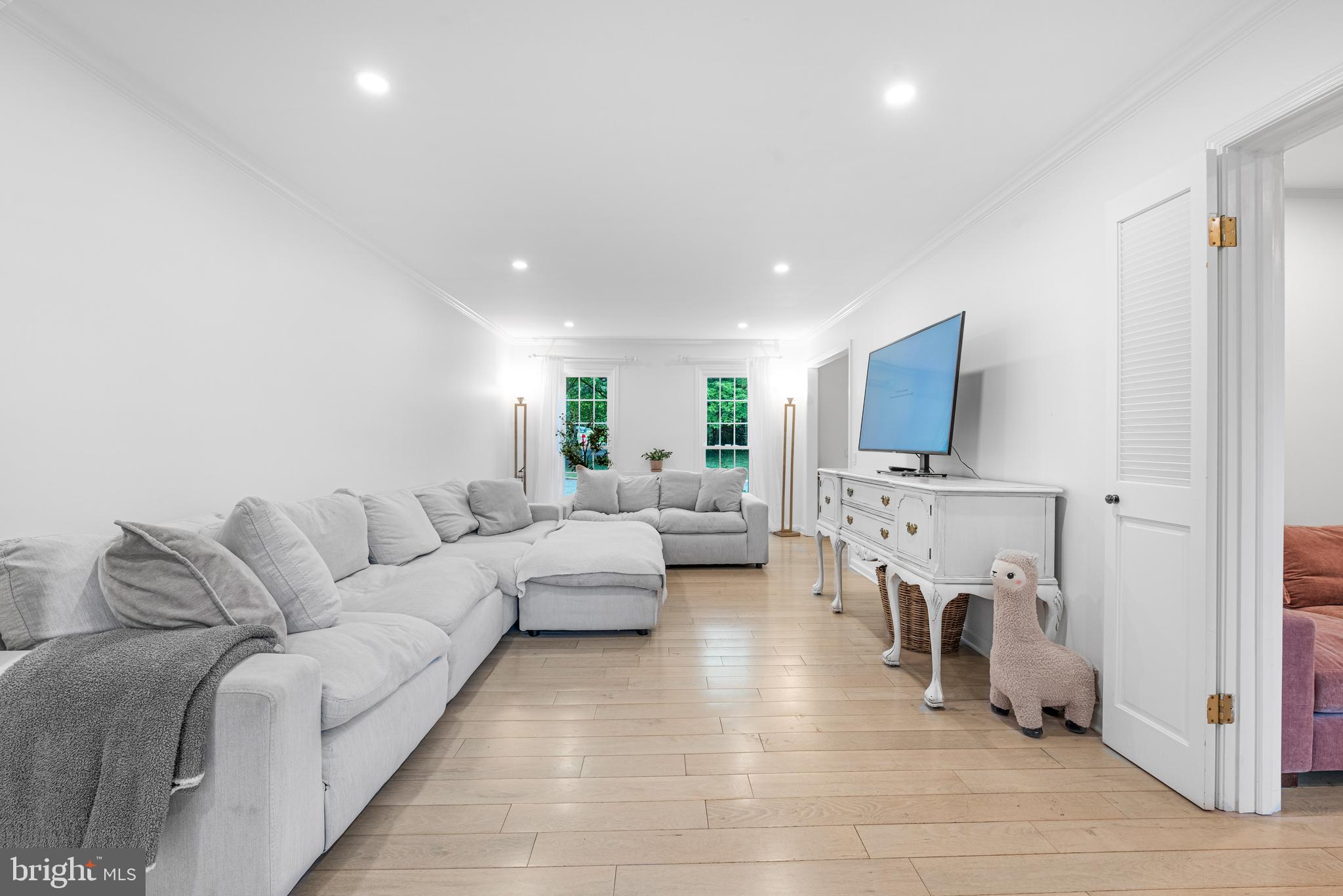 9212 WILLOW POND LANE