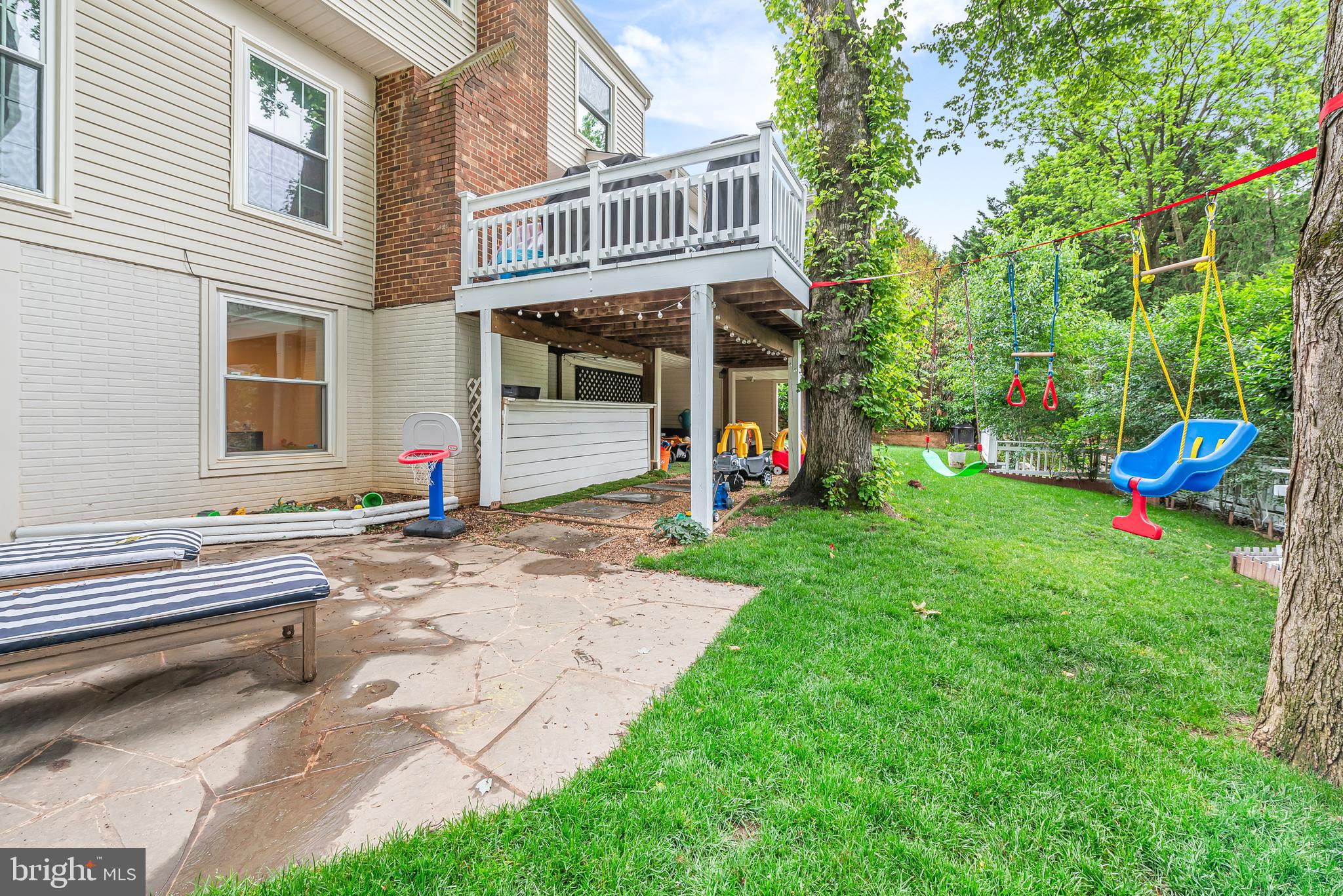 9212 WILLOW POND LANE