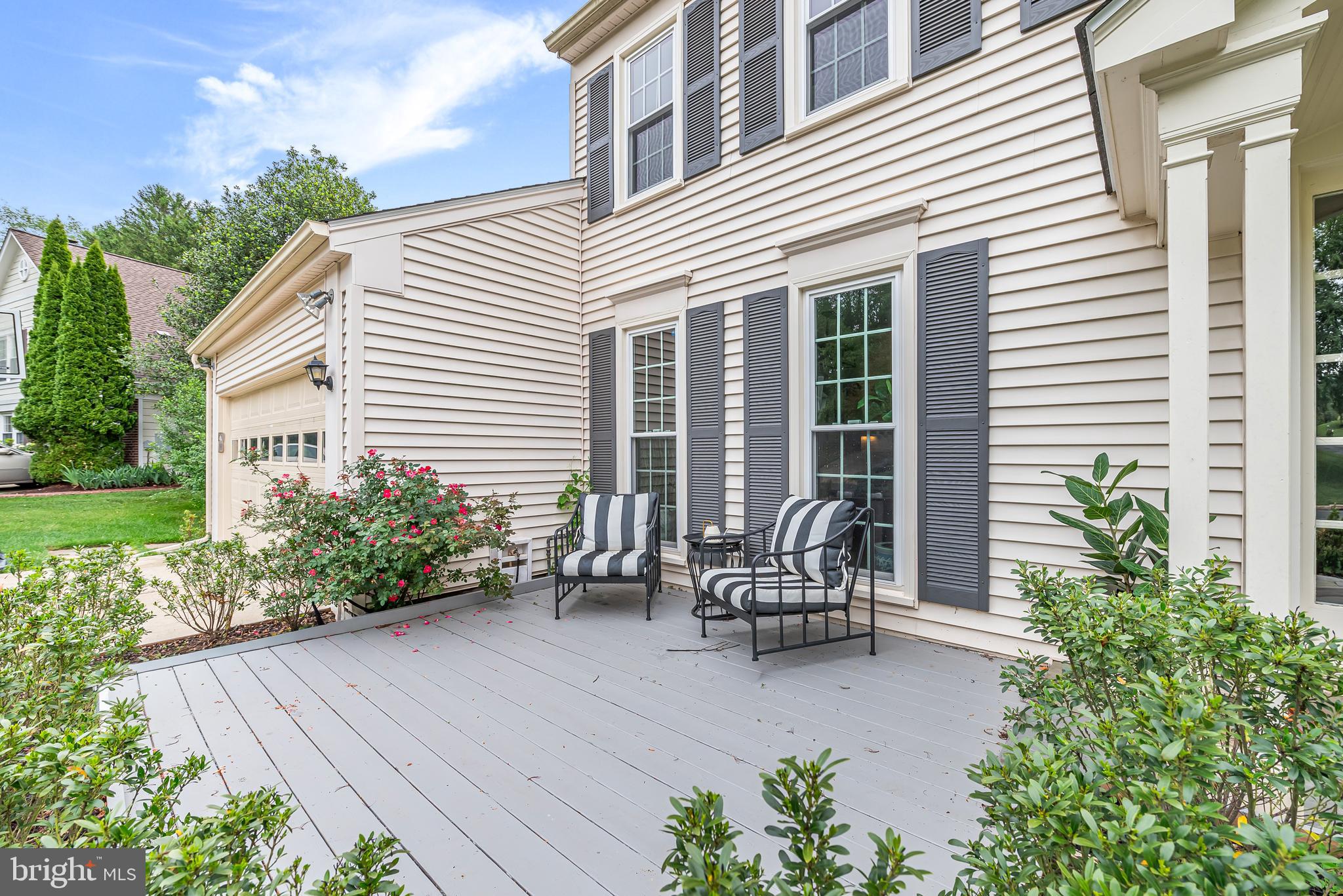 9212 WILLOW POND LANE