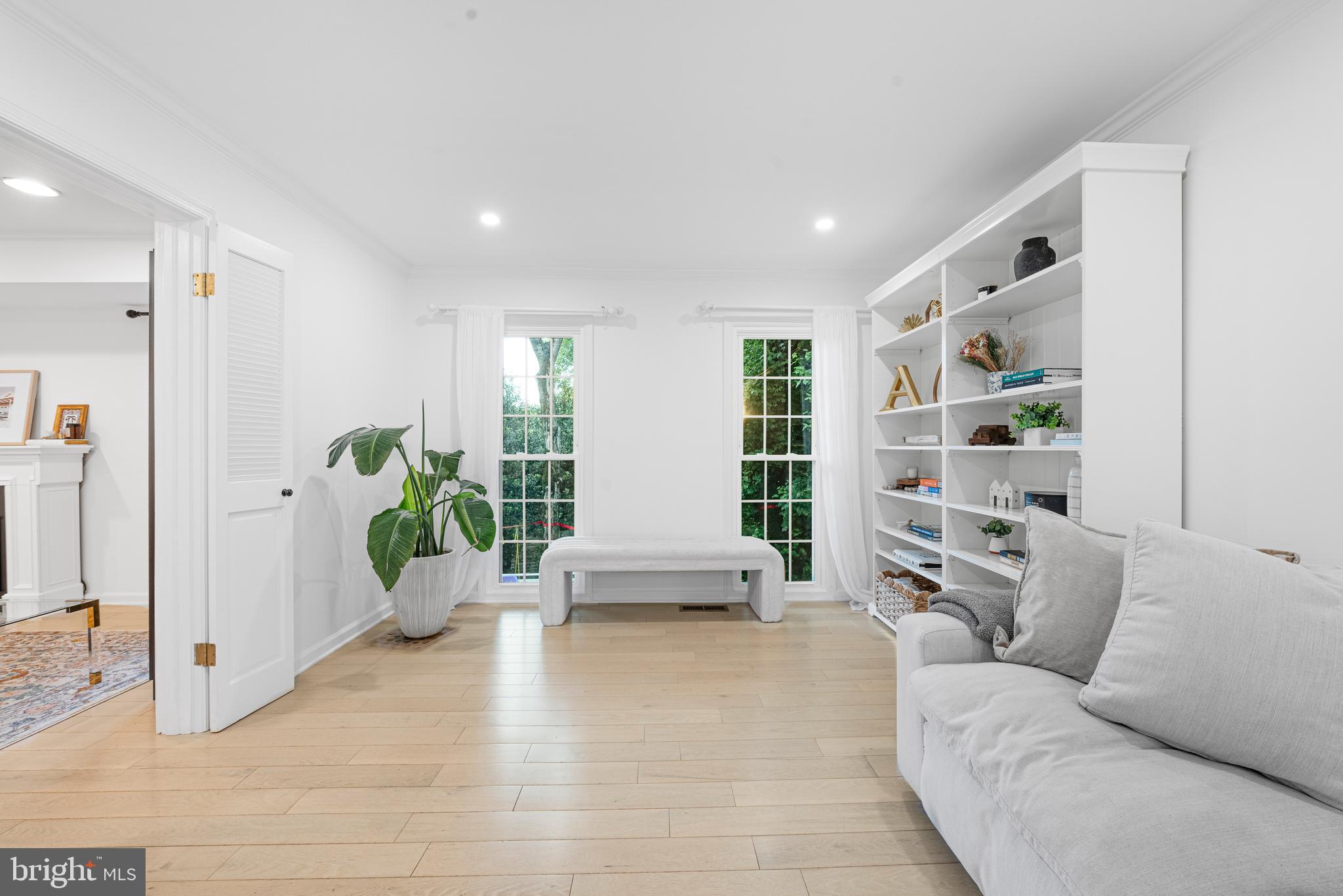 9212 WILLOW POND LANE