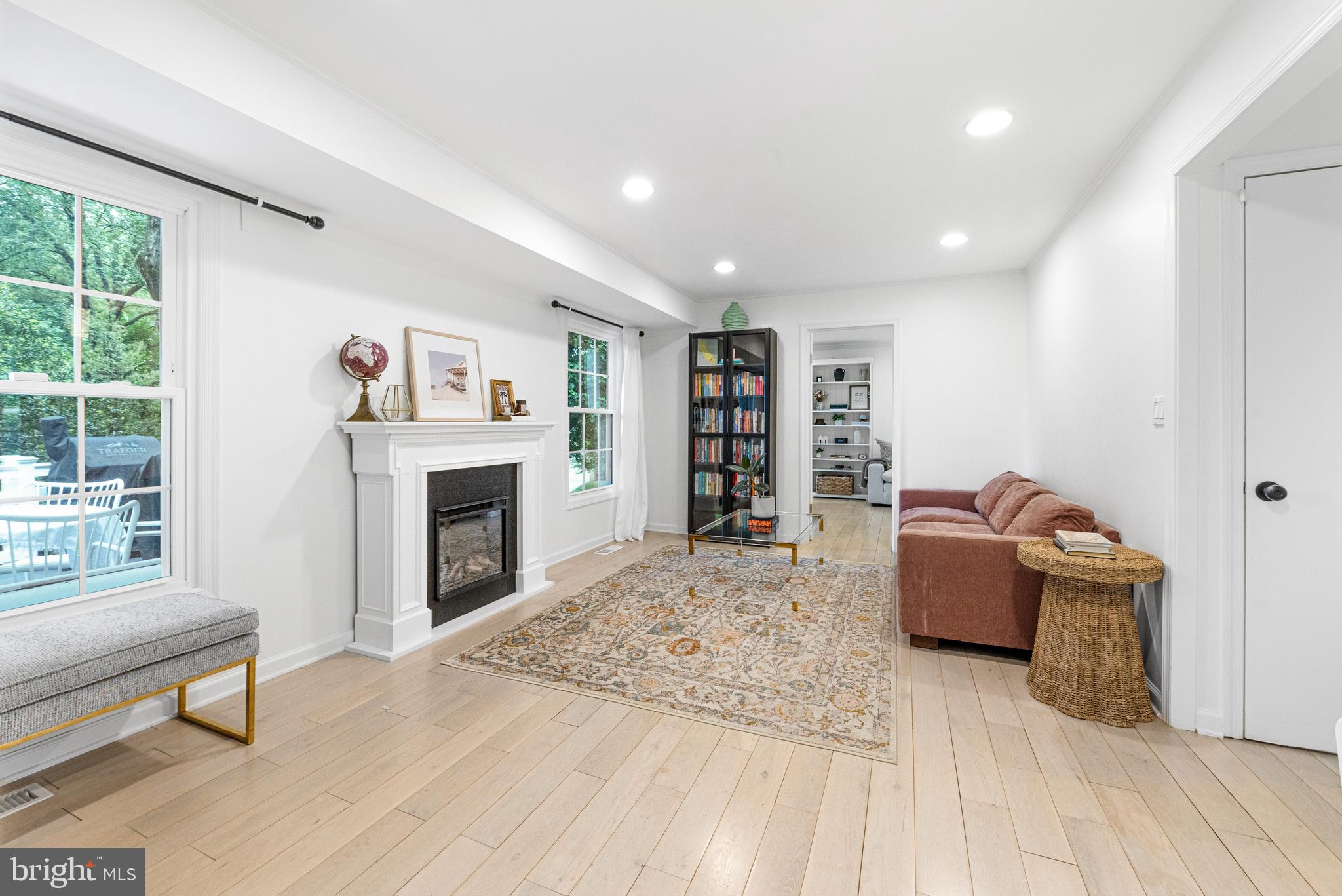 9212 WILLOW POND LANE