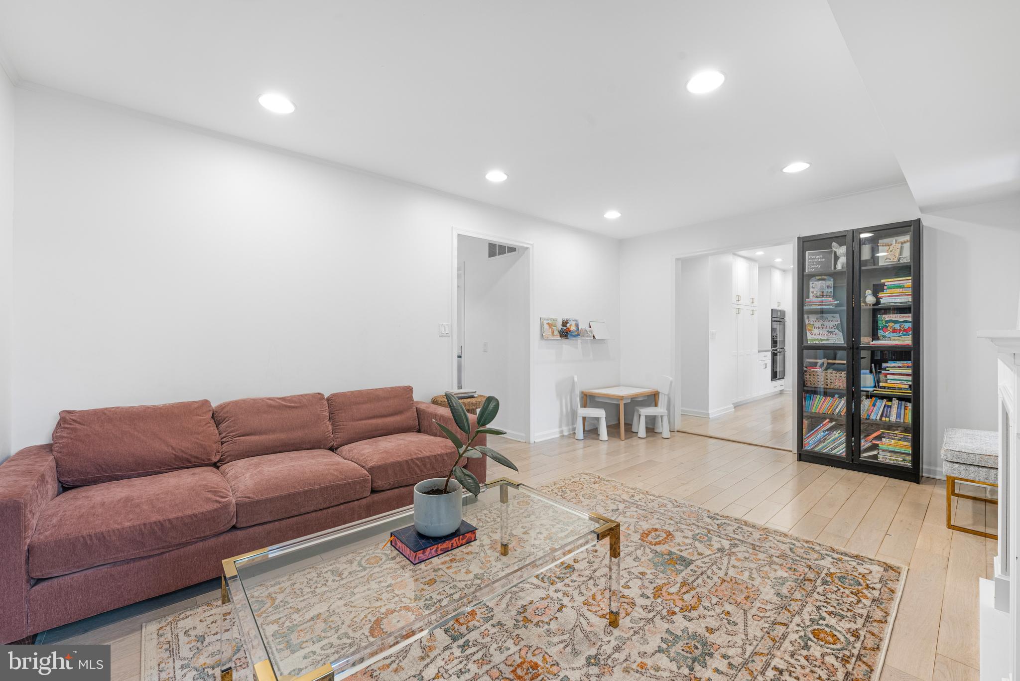 9212 WILLOW POND LANE