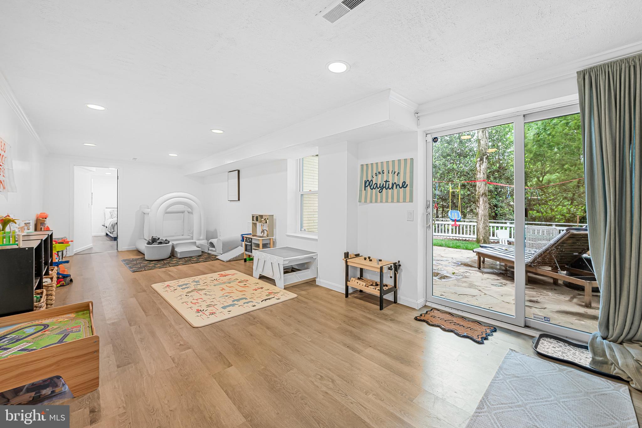 9212 WILLOW POND LANE