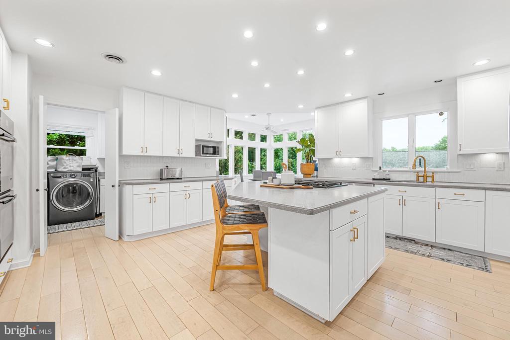 9212 WILLOW POND LANE