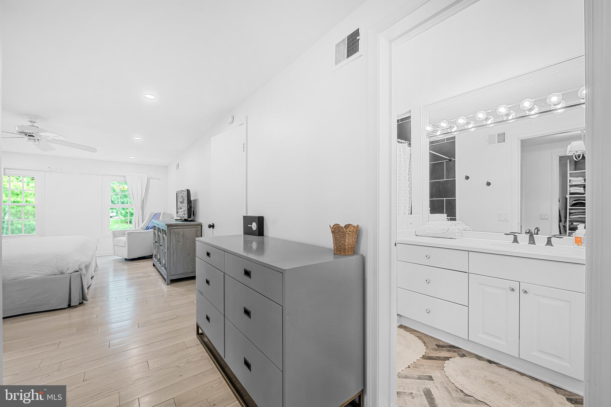9212 WILLOW POND LANE