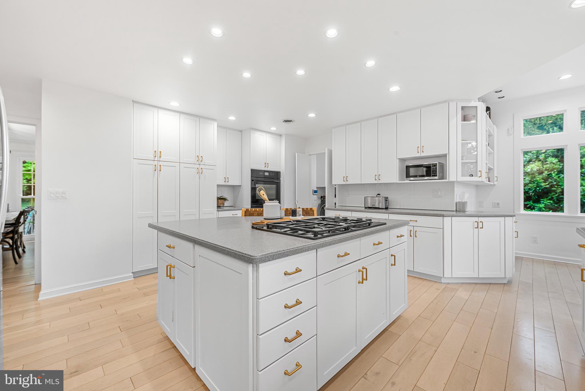9212 WILLOW POND LANE