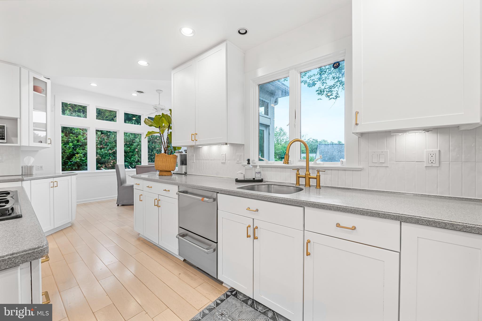 9212 WILLOW POND LANE