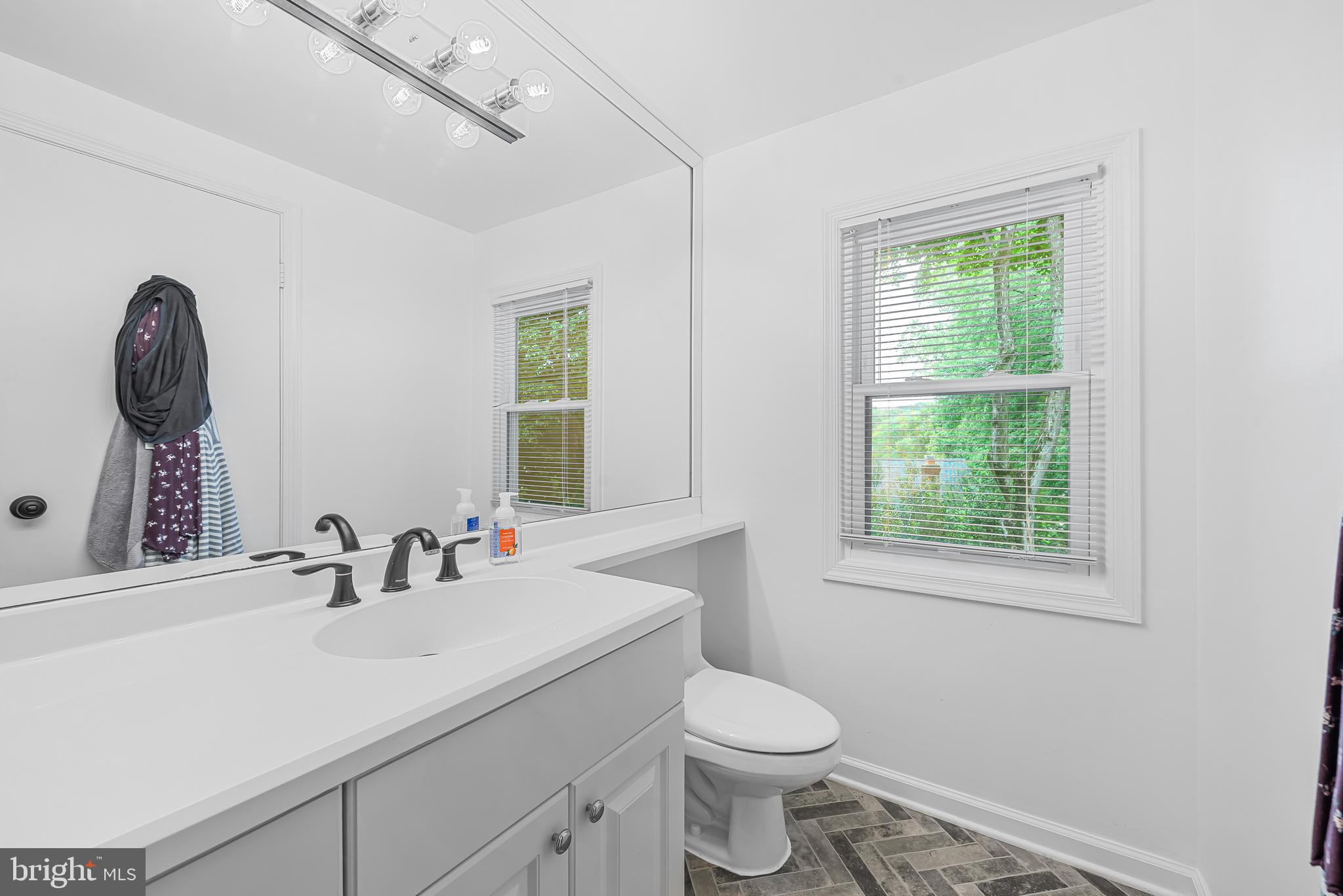 9212 WILLOW POND LANE