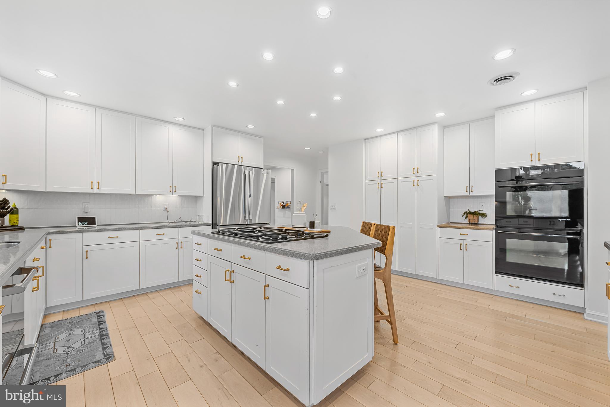 9212 WILLOW POND LANE