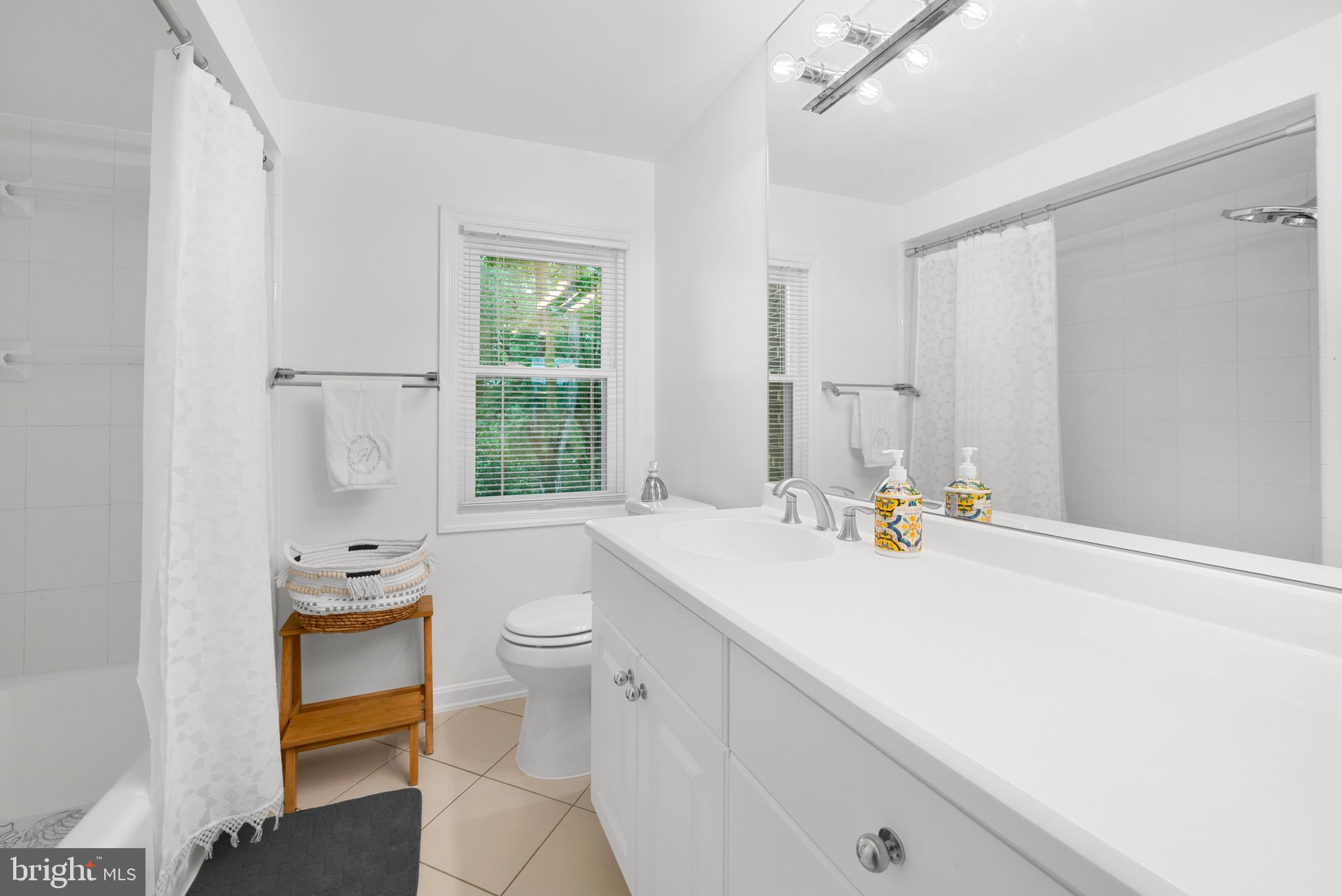 9212 WILLOW POND LANE