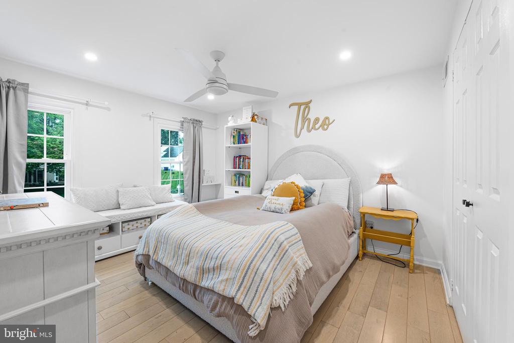 9212 WILLOW POND LANE