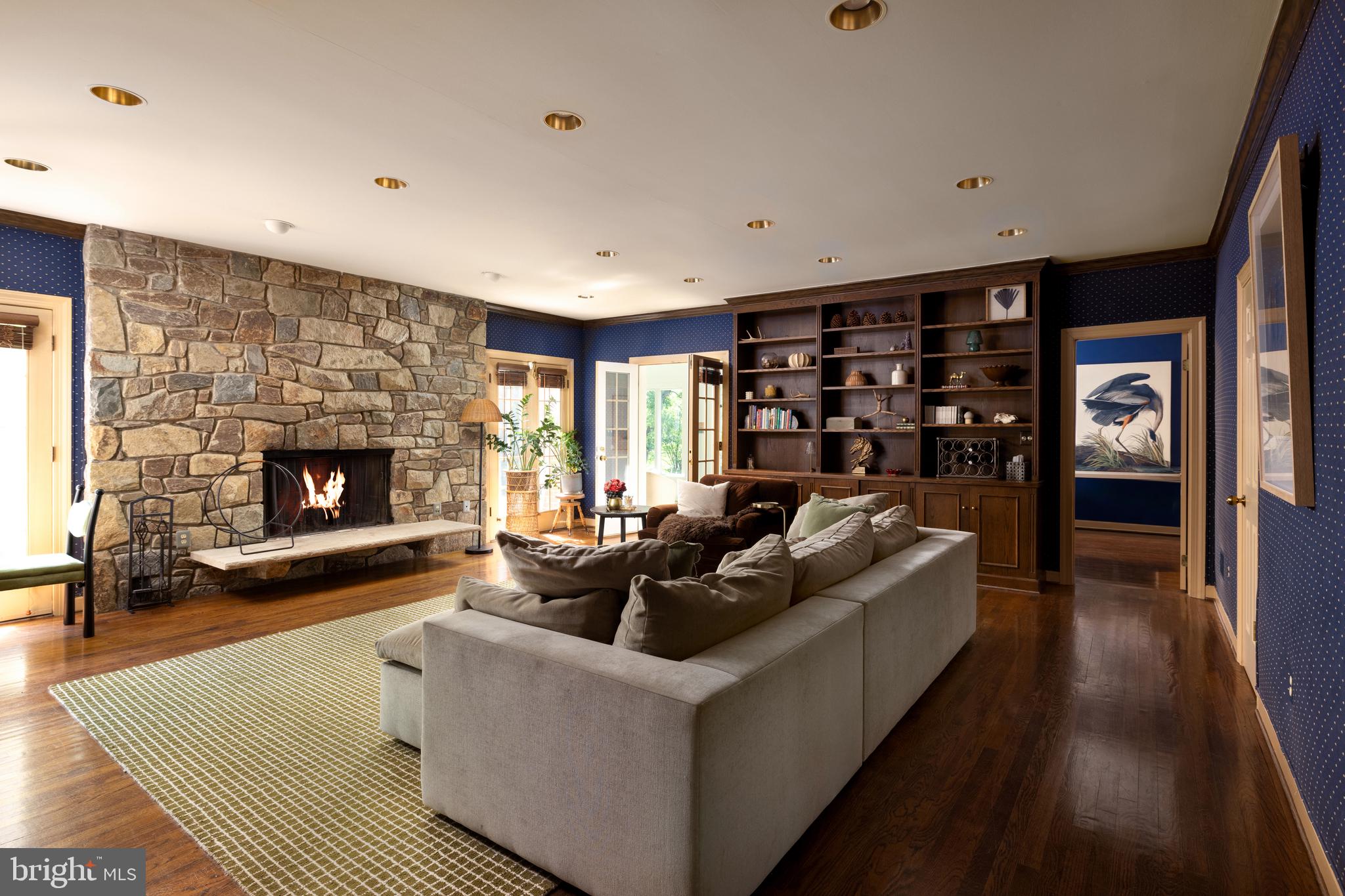 9205 PEGASUS COURT