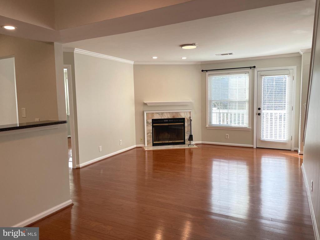 5804 INMAN PARK CIRCLE 1015 (160)
