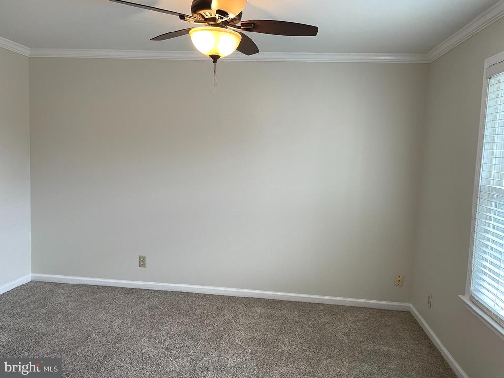 5804 INMAN PARK CIRCLE 1015 (160)