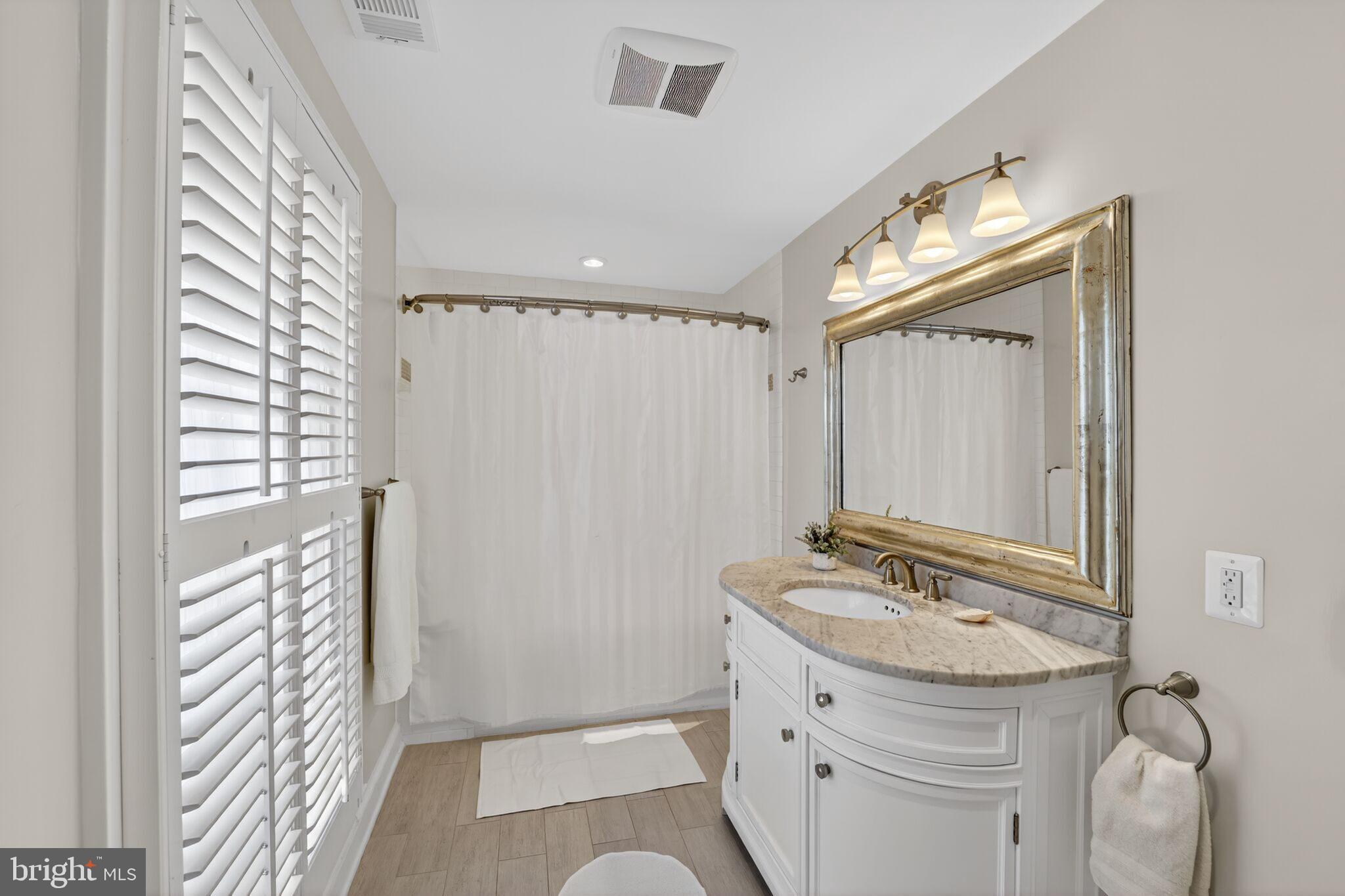 5115 CAPE COD COURT