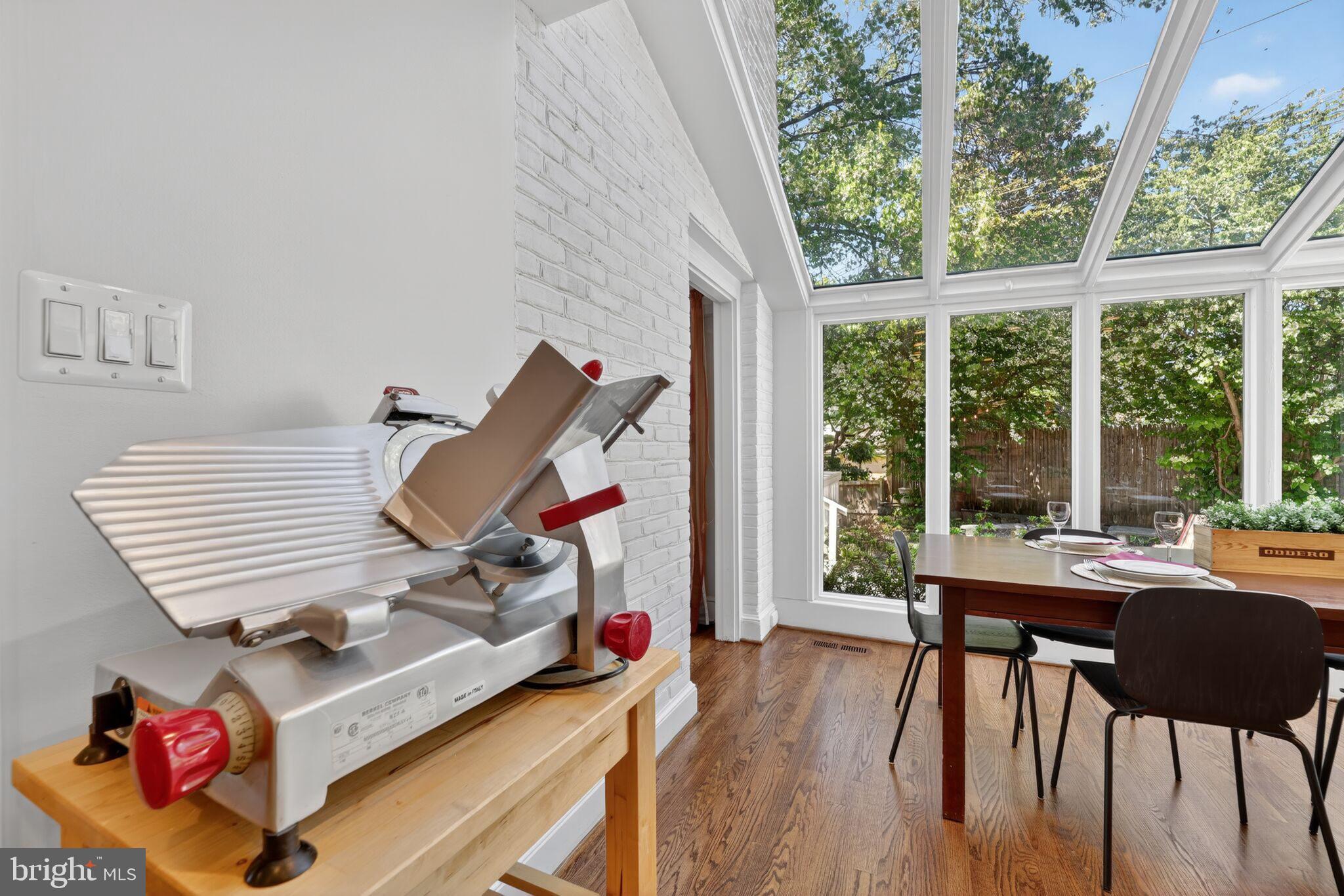 5115 CAPE COD COURT