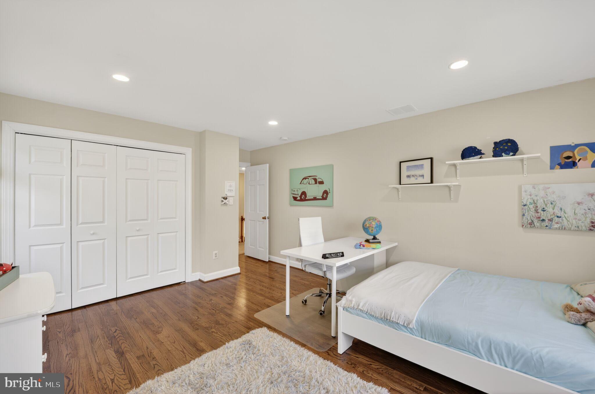 5115 CAPE COD COURT