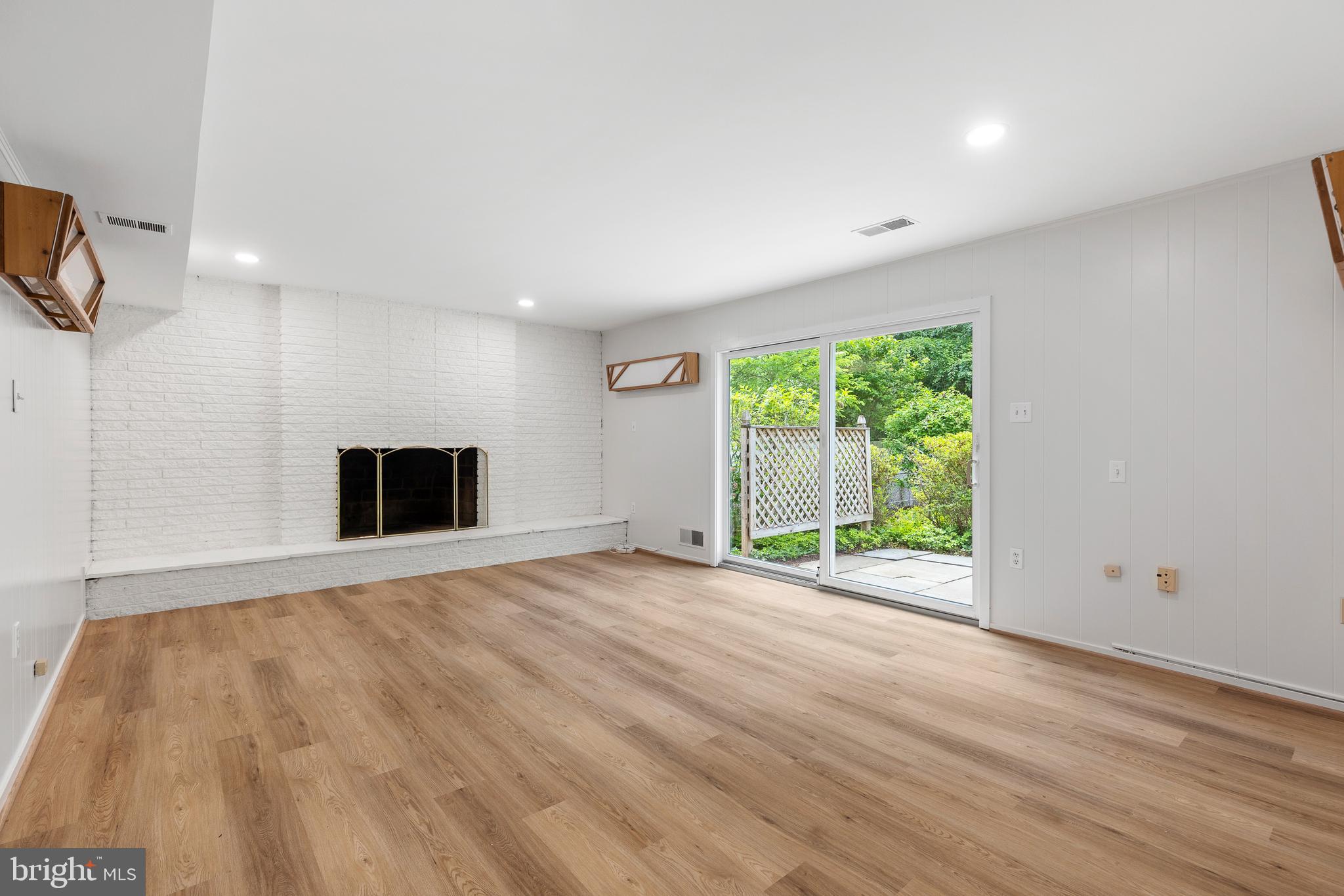1222 NOYES DRIVE