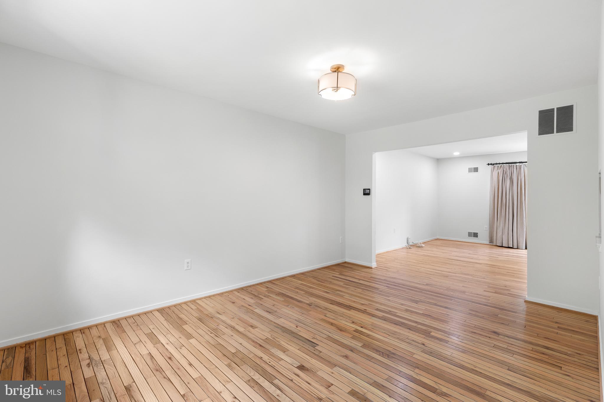 1222 NOYES DRIVE