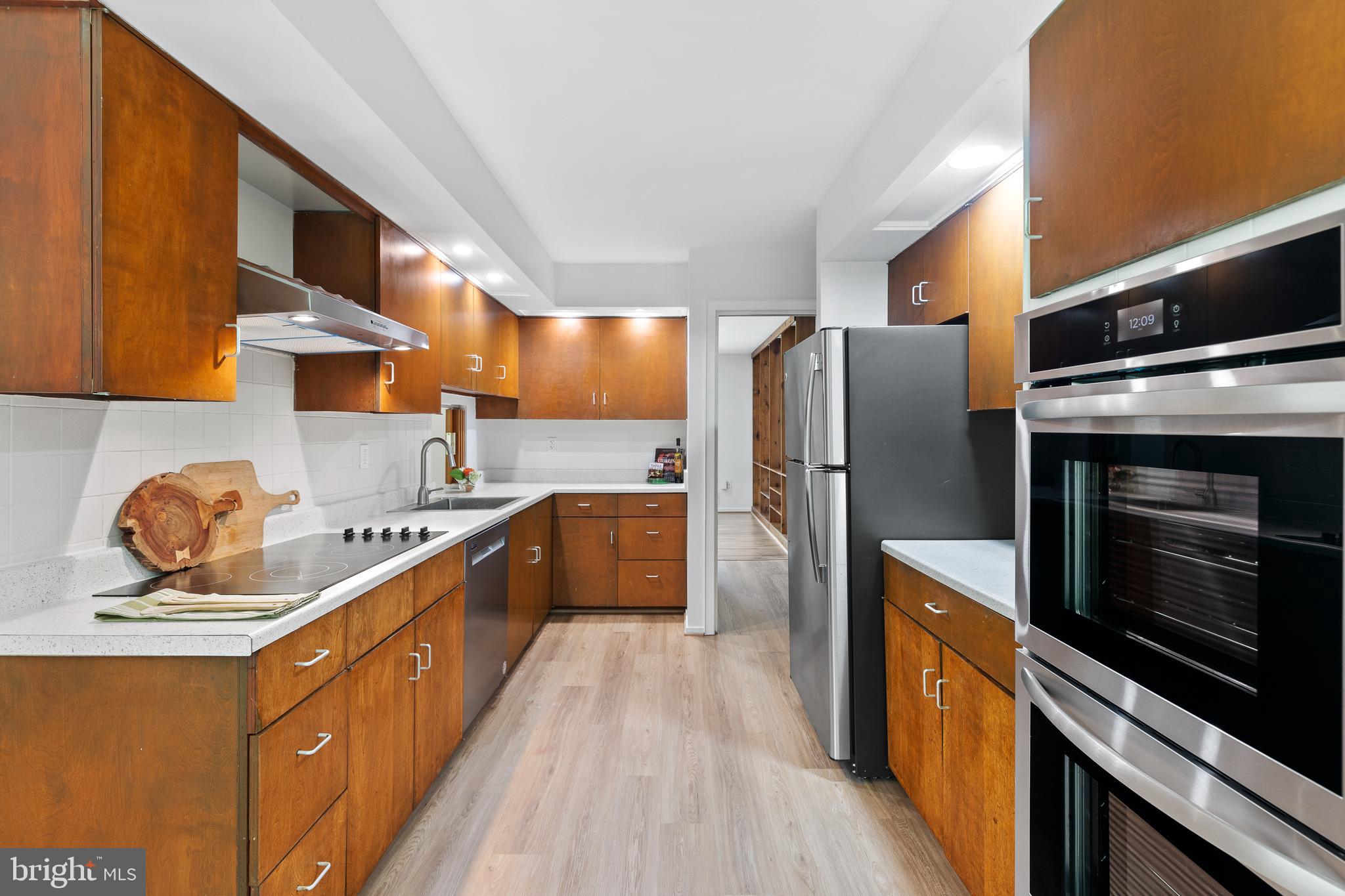 1222 NOYES DRIVE