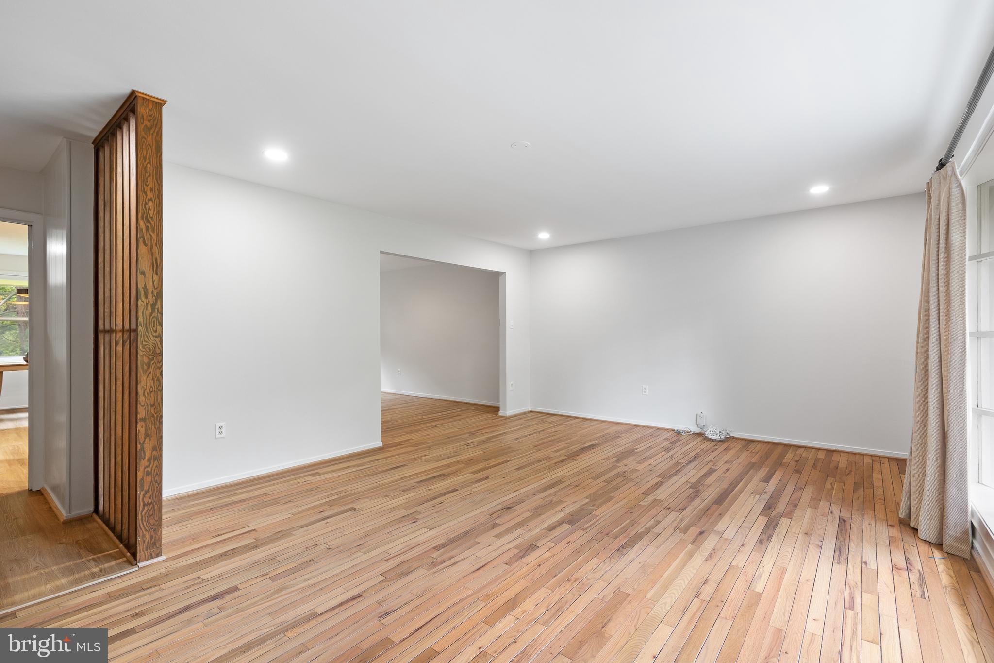 1222 NOYES DRIVE