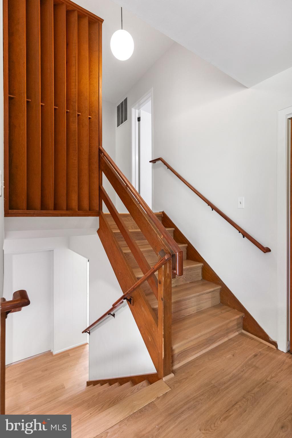 1222 NOYES DRIVE