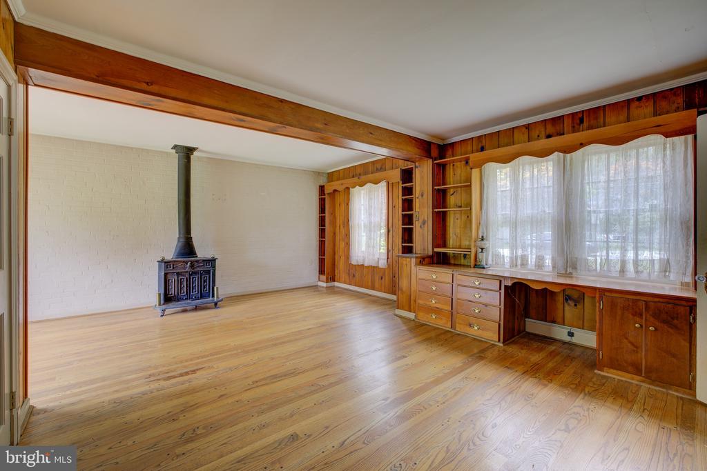 5905 WILSON LANE