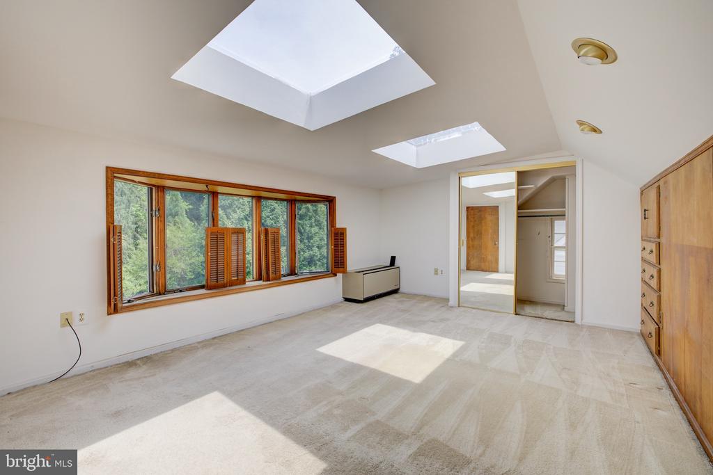 5905 WILSON LANE