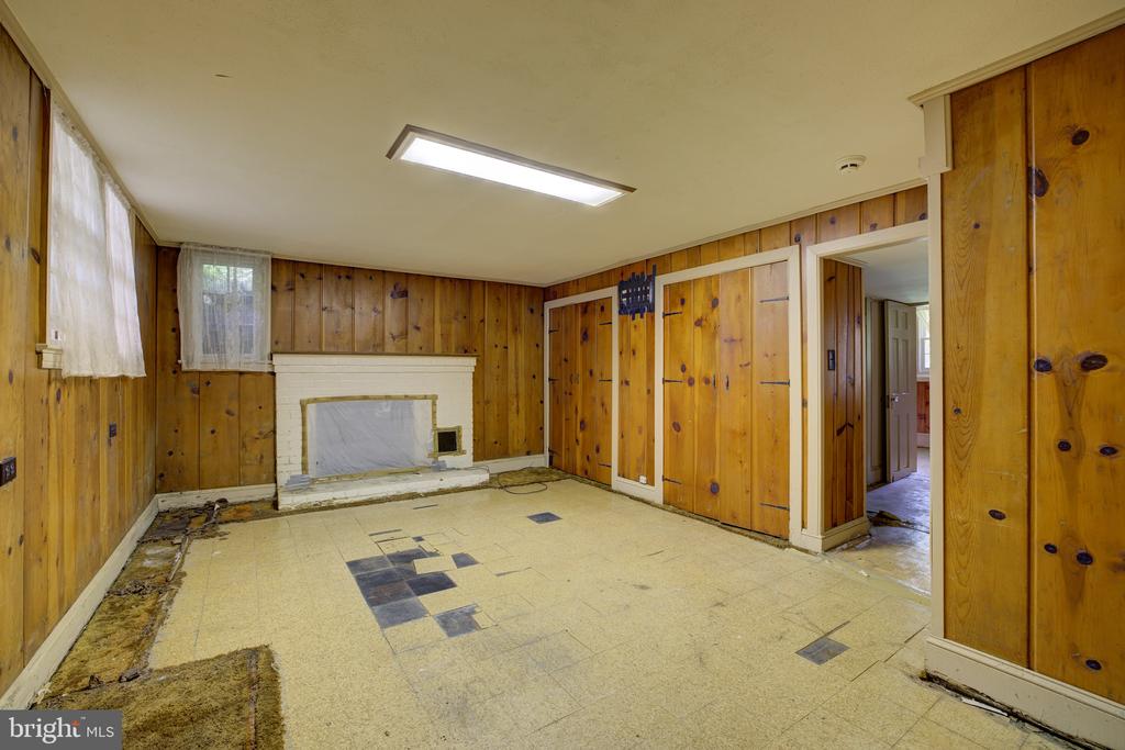 5905 WILSON LANE