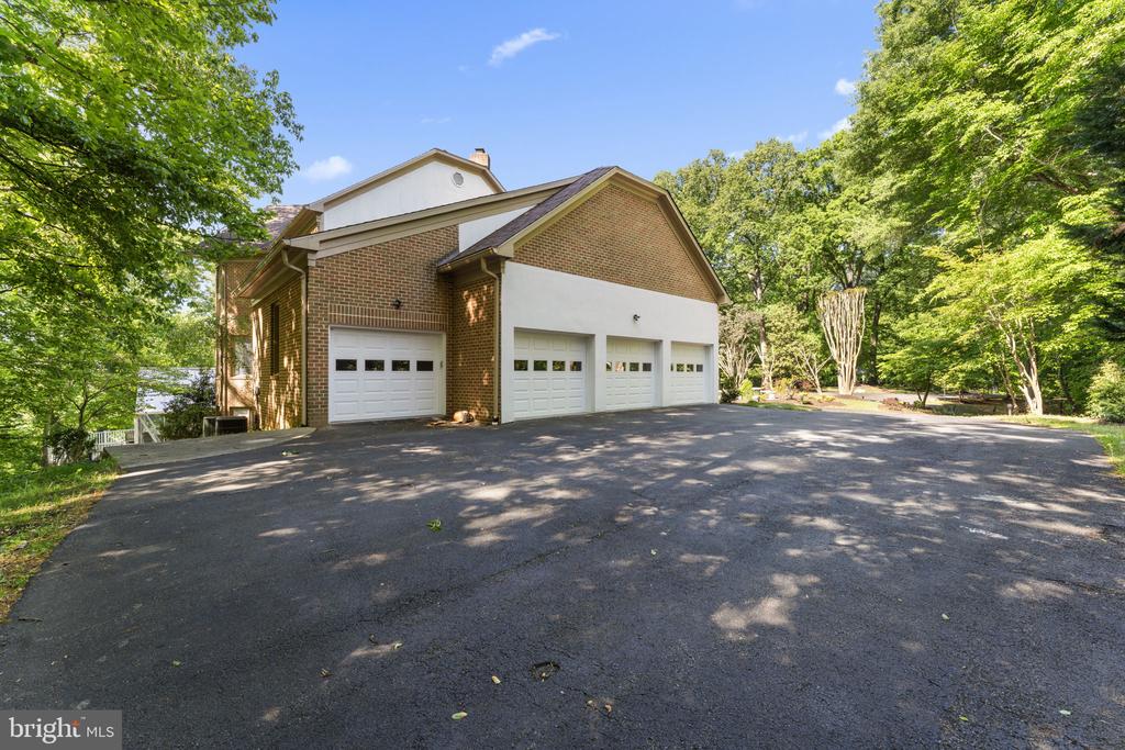 7003 FAWN TRAIL COURT