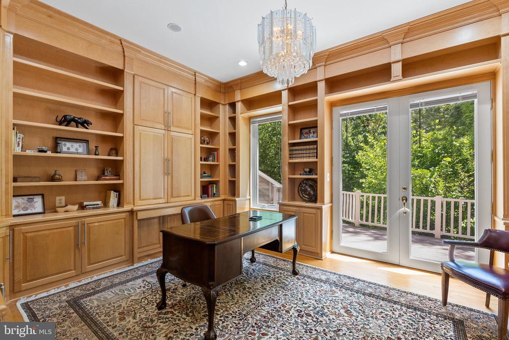 7003 FAWN TRAIL COURT