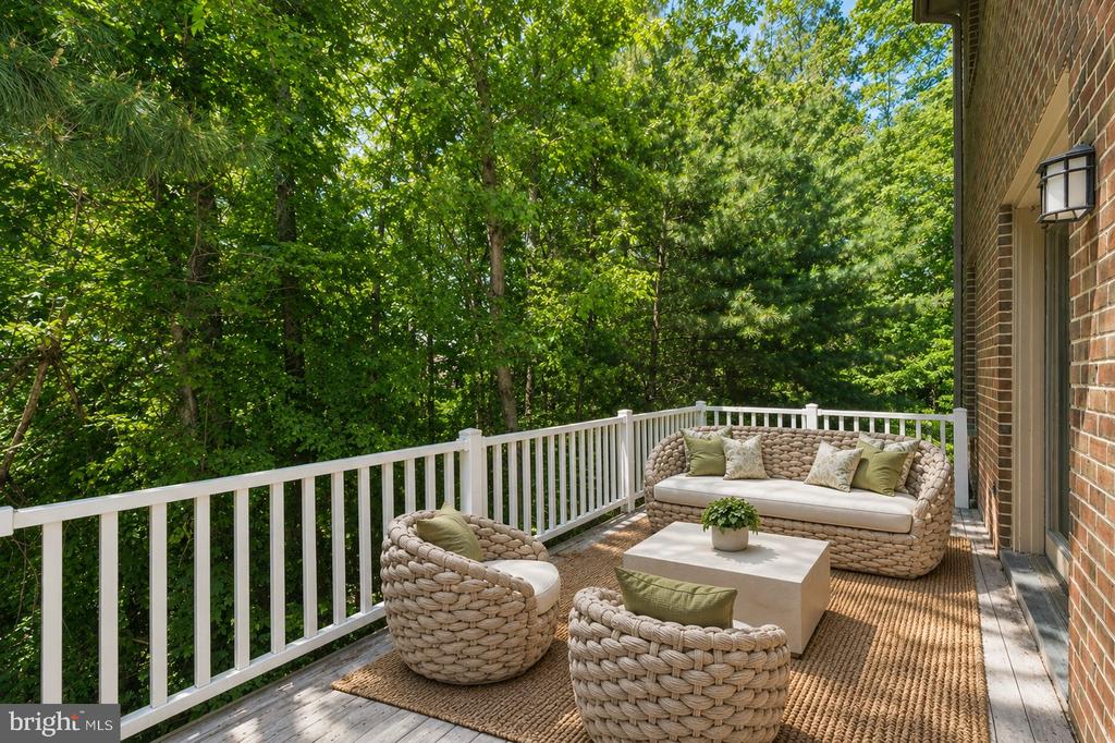 7003 FAWN TRAIL COURT