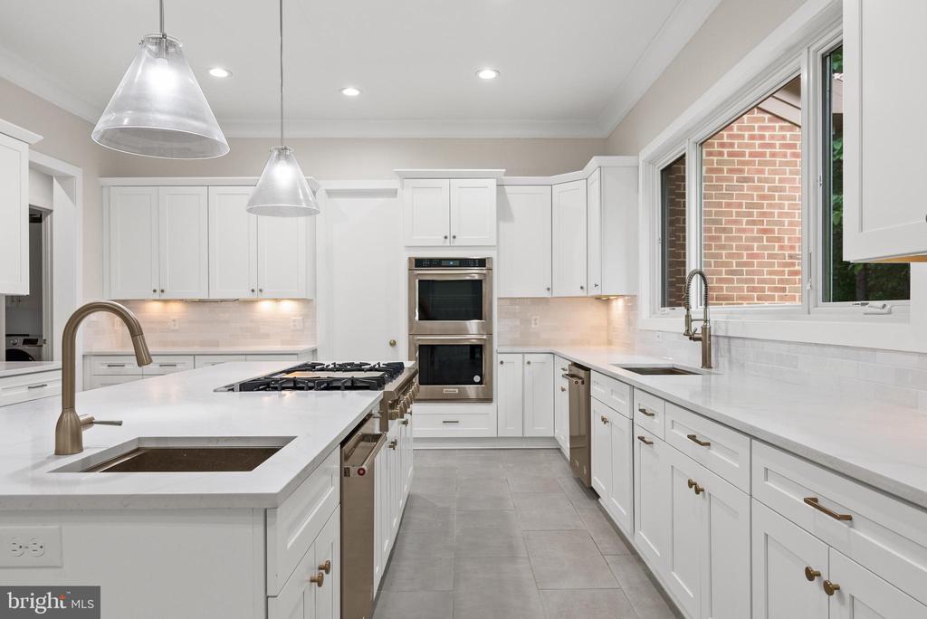 7003 FAWN TRAIL COURT