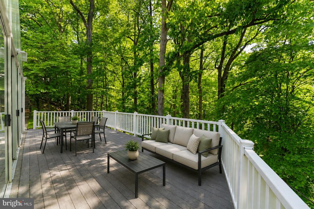 7003 FAWN TRAIL COURT