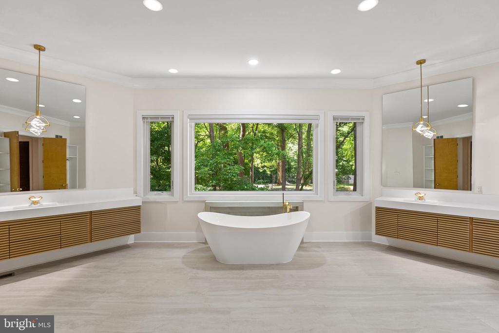7003 FAWN TRAIL COURT