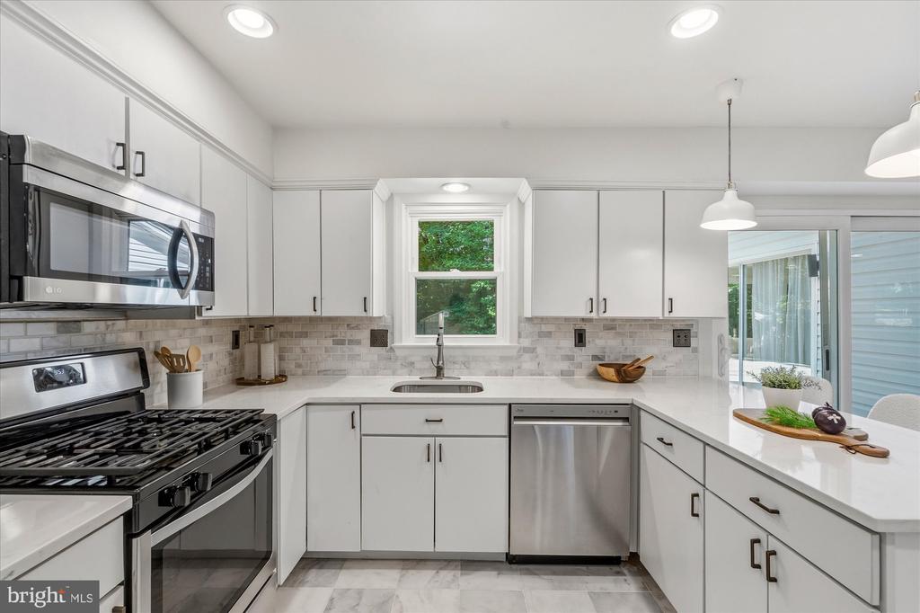 11120 DEBORAH DRIVE