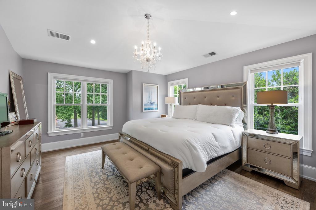 4400 HIGHLAND AVENUE