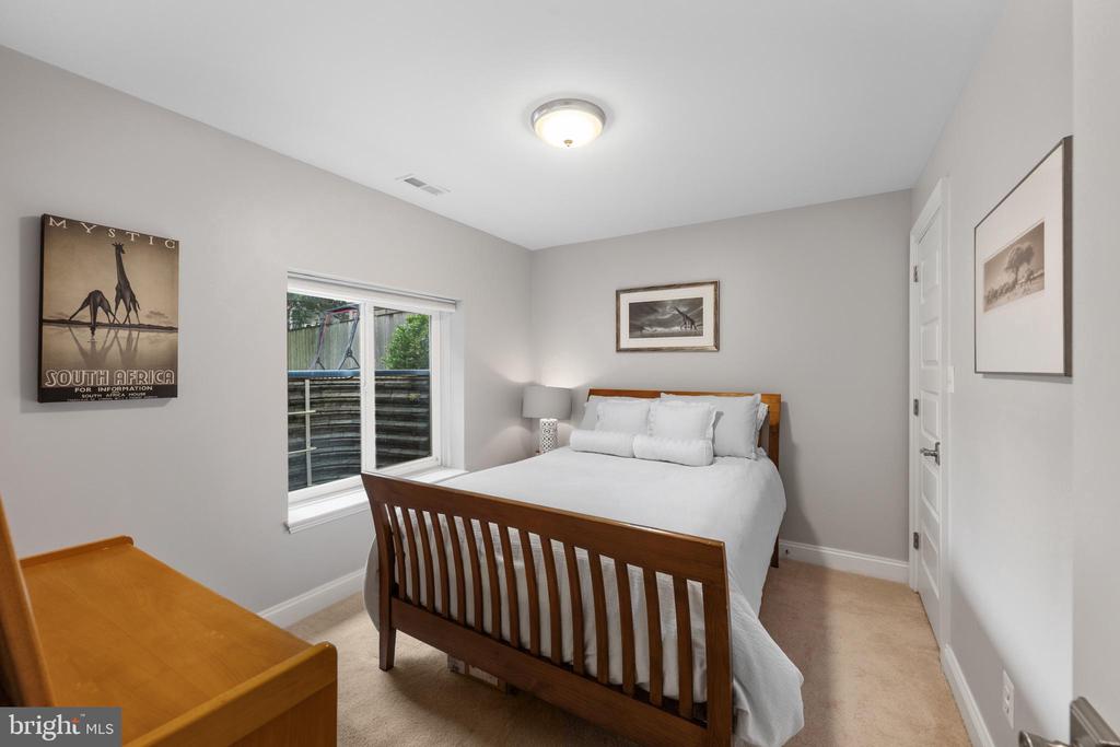 4400 HIGHLAND AVENUE