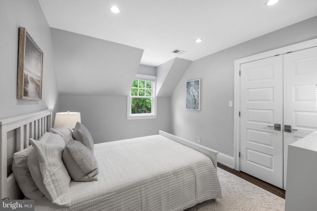 4400 HIGHLAND AVENUE