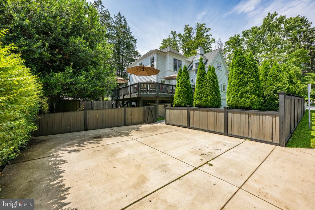 4400 HIGHLAND AVENUE