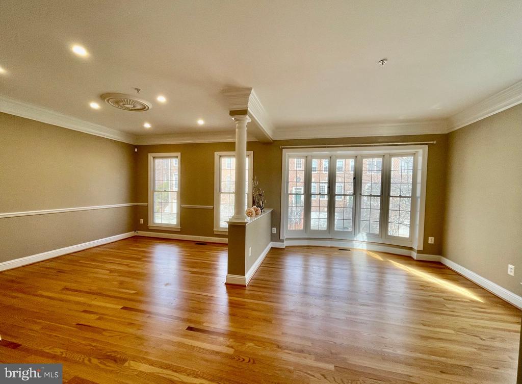 1030 Grand Oak Way, -1045, United States