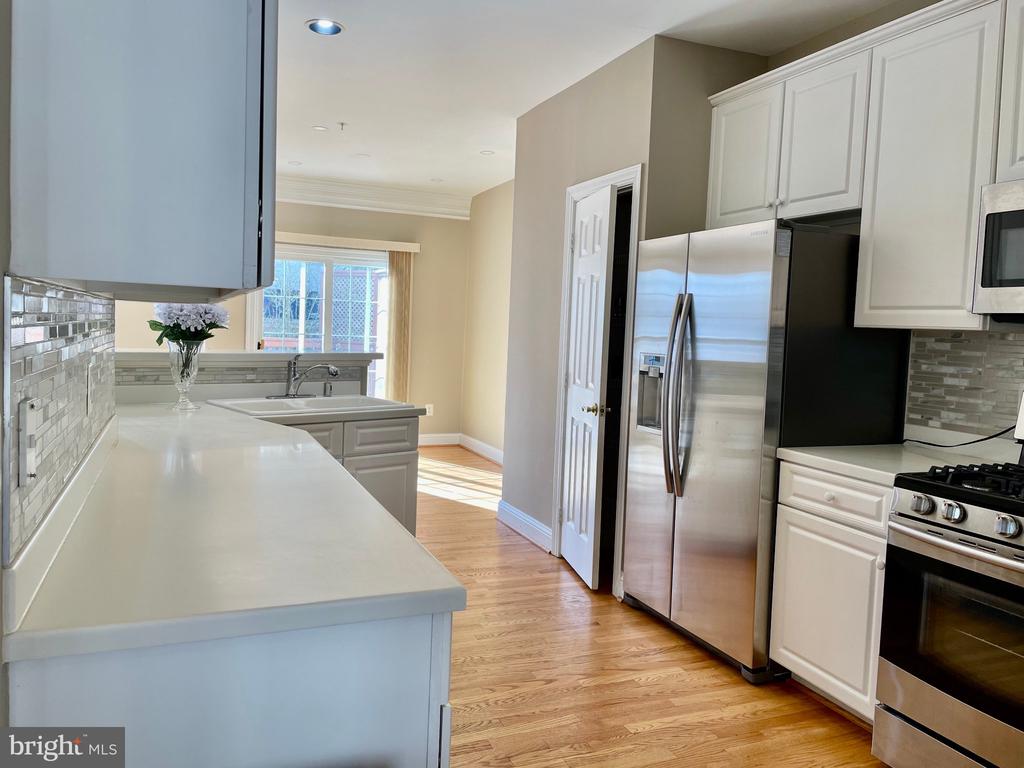 1030 Grand Oak Way, -1045, United States