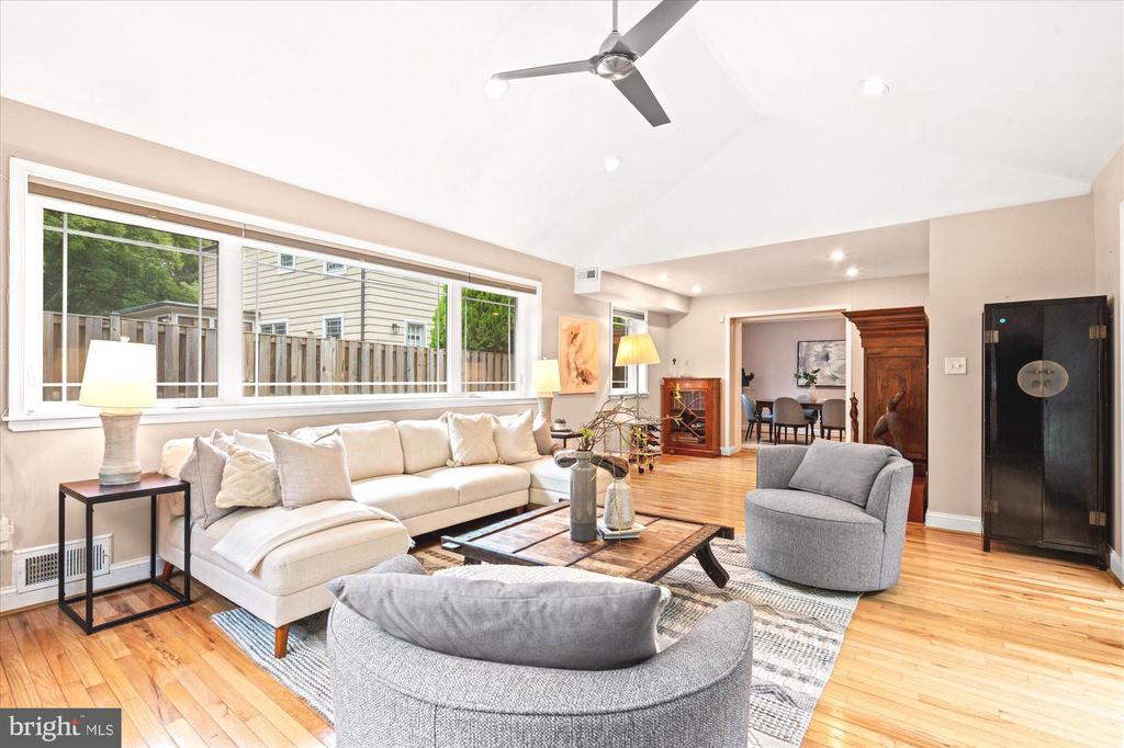 3202 COQUELIN TERRACE