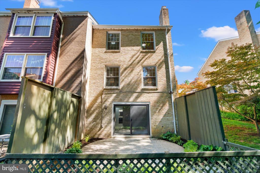 2116 BUCKNELL TERRACE 35