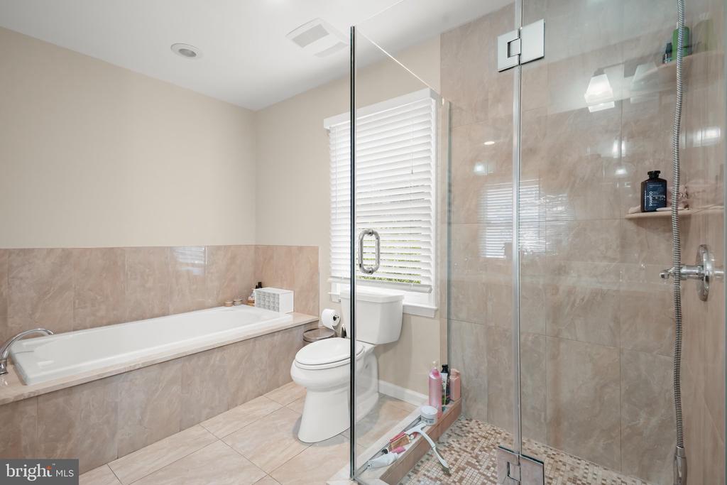12121 GATEWATER DRIVE