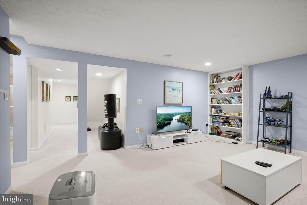 12121 GATEWATER DRIVE