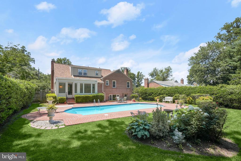 7109 RADNOR ROAD