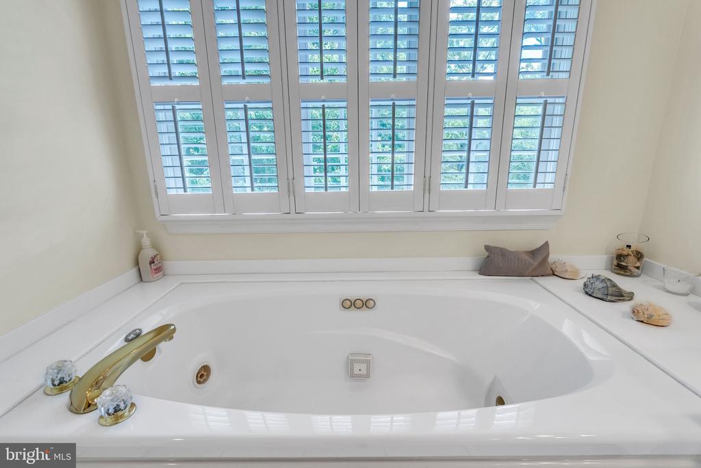 8308 COMANCHE COURT
